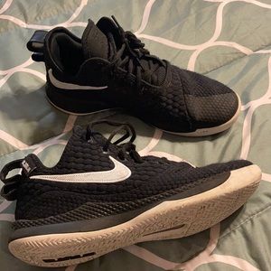 Nike Air Witness Lebrun Akron 330 Training Shoes